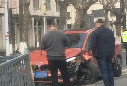 护栏爆料事件视频大全最新,揭秘背后真相与争议